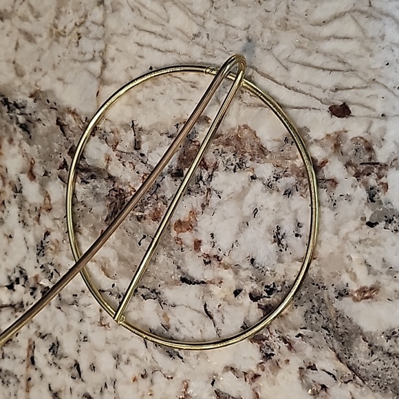 9" Brass Curve Down Ornament Stand Metal Gold Tone Christmas Decoration - Picture 2 of 2